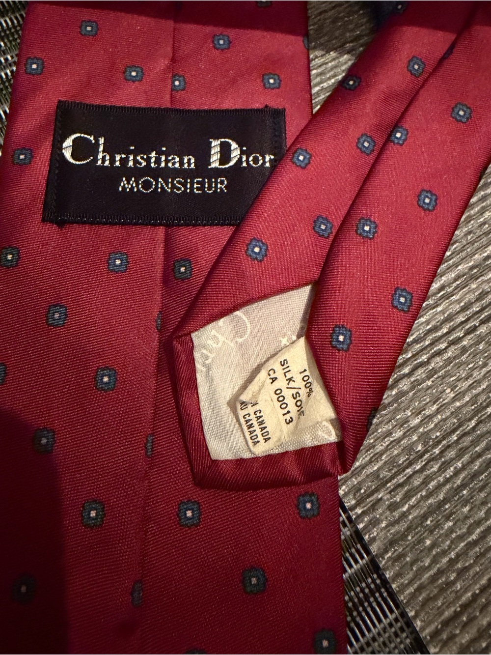 Dior Burgundy Silk Heart-Accent Scarf Necklace with Blue Dot Motif - Picture 3 of 6